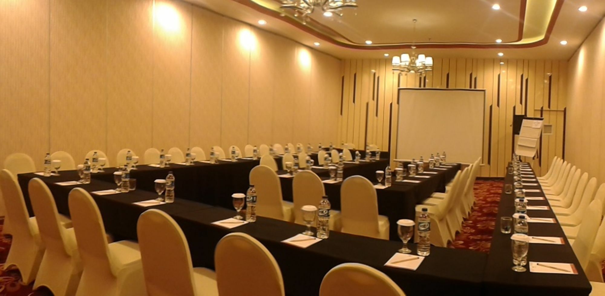 Agria Hotel Богор Экстерьер фото