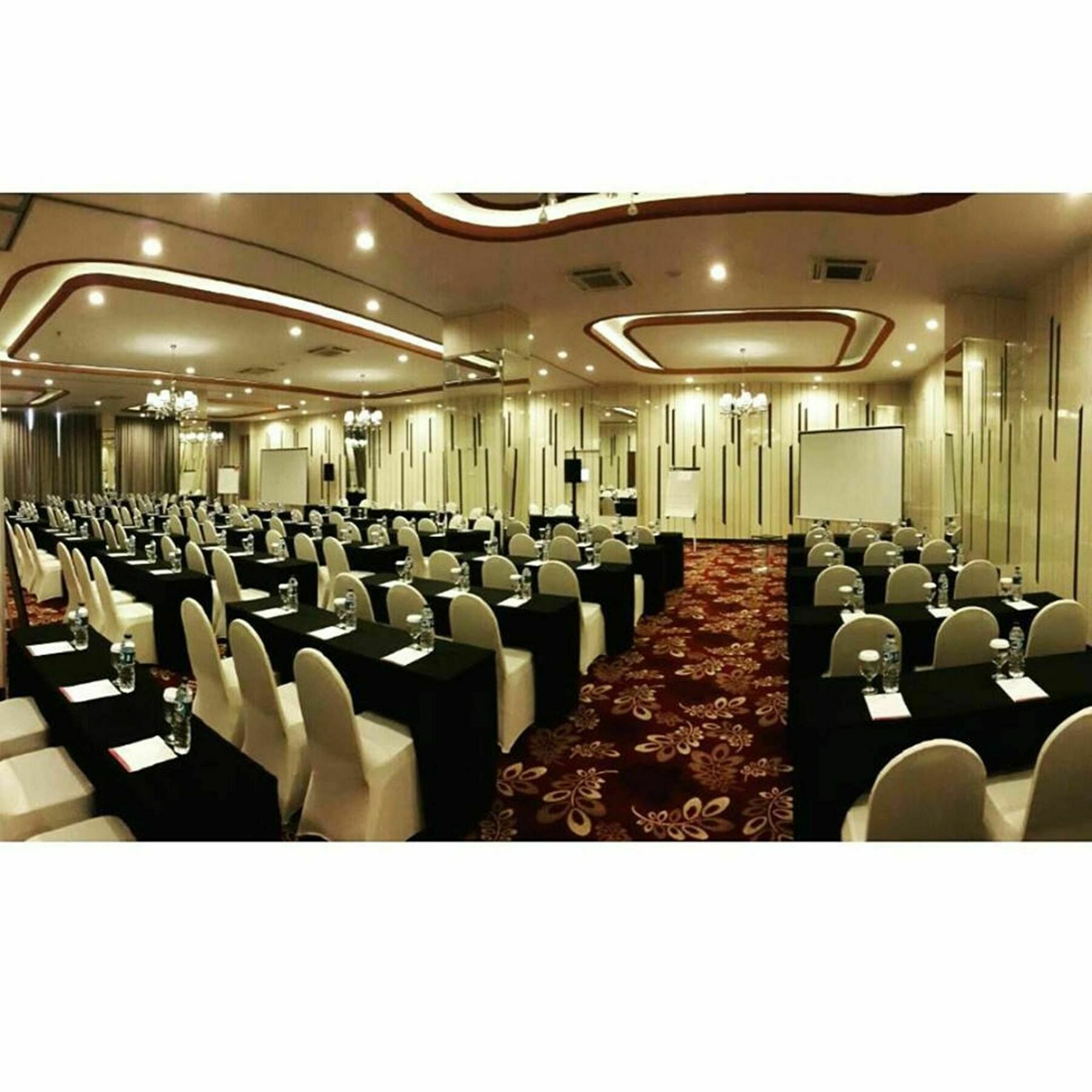 Agria Hotel Богор Экстерьер фото